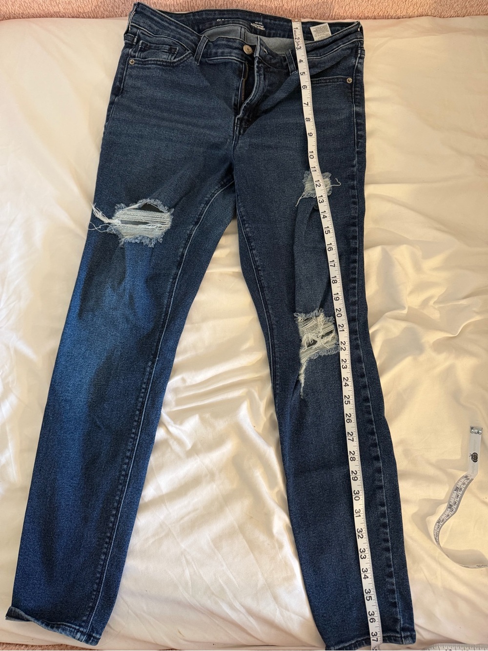 Old Navy Mid-Rise Rockstar Super Skinny Jeans - Picture 4 of 4